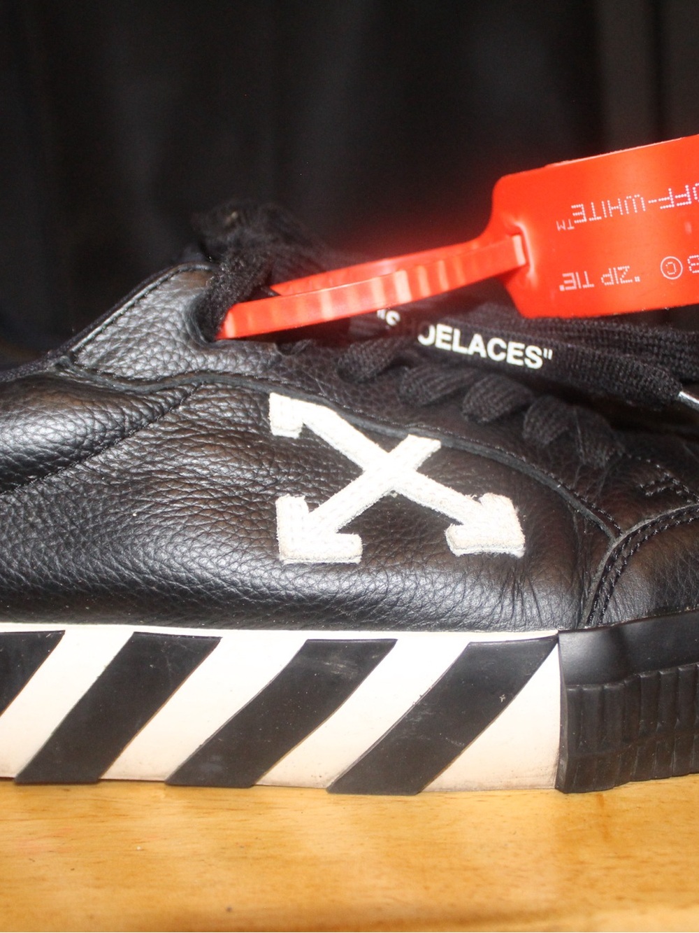 Off-White Black Leather Low-Top Sneakers with White Arrow & Striped Midsole - Picture 5 of 11